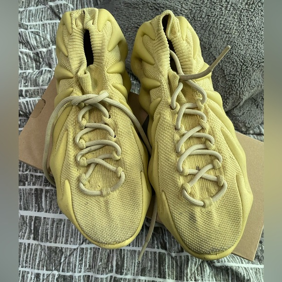 Used yezzys - Picture 4 of 5